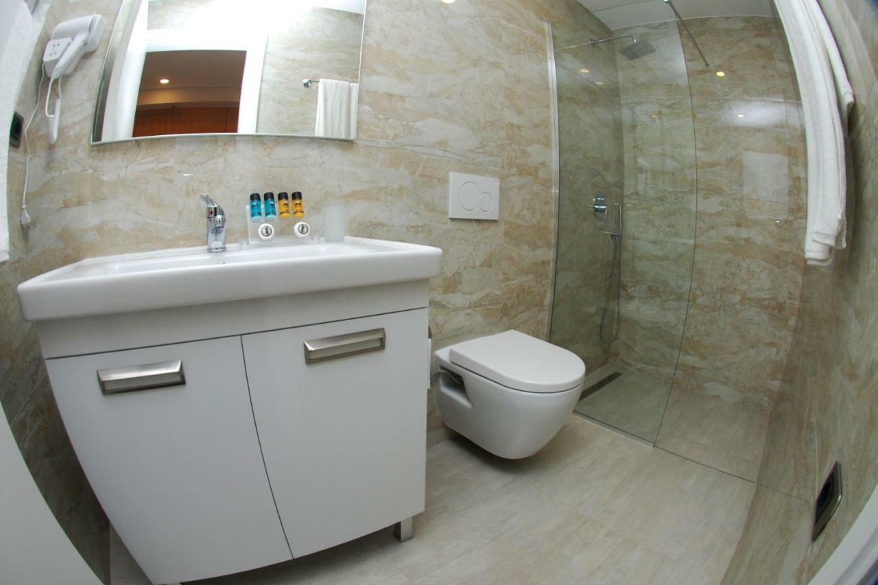 Hotel Ramo Saranda エクステリア 写真